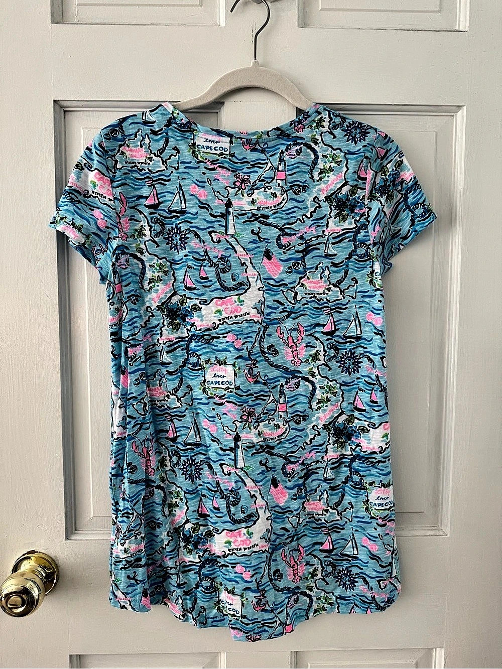 Lilly Pulitzer V-Neck Top Blue & Pink Lilly Loves Cape COD and Islands